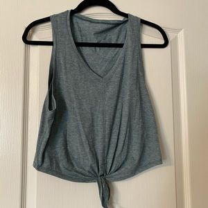 lululemon cropped tie front tank size 4